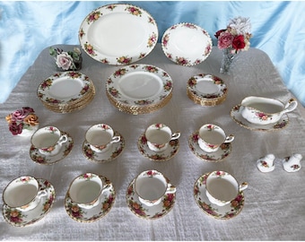 Royal Albert Old Country Roses. 8 Place Settings, Serving Pieces. Made in England