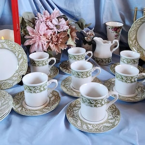 J&G Meakin Sterling Renaissance Dinnerware Set. Made in England