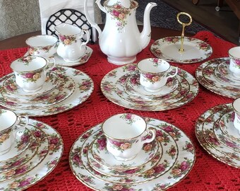 Vajilla Royal Albert Old Country Roses. 6 cubiertos y más. Fabricada en Inglaterra.