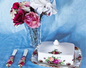 Royal Albert Old Country Roses Covered Butter Dish with Knives. Made in England