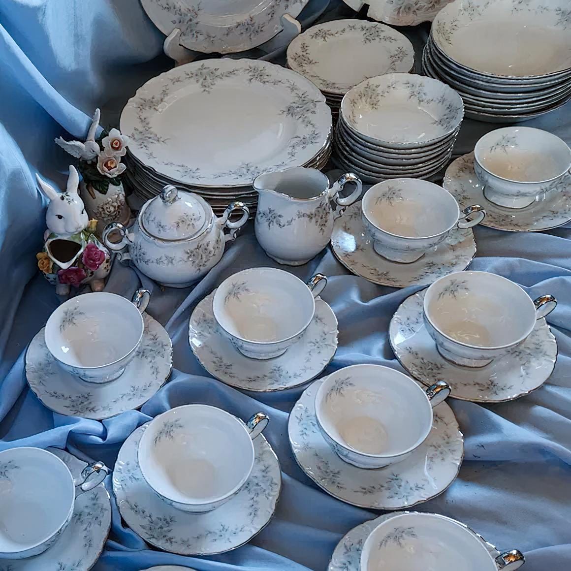Mikasa Fine China Dinnerware Set. Barbizon 9289. 8 Place Settings