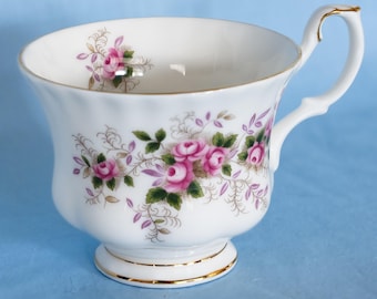 Royal Albert Lavender Rose Teacup. Vintage. Made in England
