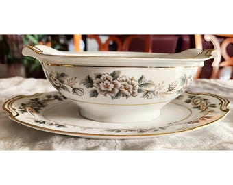 Noritake Laurette Gravy Boat. Pattern 5047. Vintage. Japan.