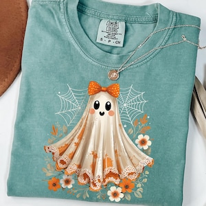 Comfort Colors® Halloween Lace Ghost T Shirt Spooky Coquette T-Shirt Girly Ghost Orange Bow T Shirt Lacey Ghost Tee Spooky Season Top Outfit