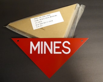 Cartello di segnalazione originale d&#39;epoca &quot;Minefield Mine Warning Sign&quot; dell&#39;esercito, surplus, 1983, scorta unica