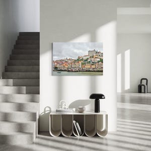Farbenfrohes Porto am Fluss – Duero Fluss Stadtbild Fotografie, Portugal Architektur Wandkunst, historische Porto Skyline Bild 6