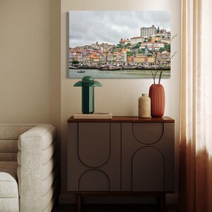 Farbenfrohes Porto am Fluss – Duero Fluss Stadtbild Fotografie, Portugal Architektur Wandkunst, historische Porto Skyline Bild 7
