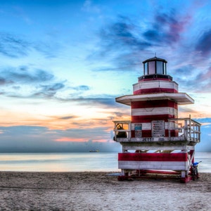 Fine Art - Fine Art Print - Large Print  -Lifesaver Hut - South Beach - Florida - Miami - Sunrise - Wall Art - Decoration