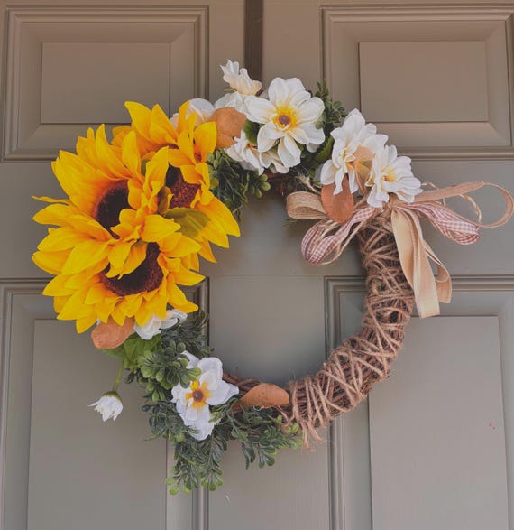Sunflower Fall Wreath: Rustic Farmhouse Daisy Door Decor