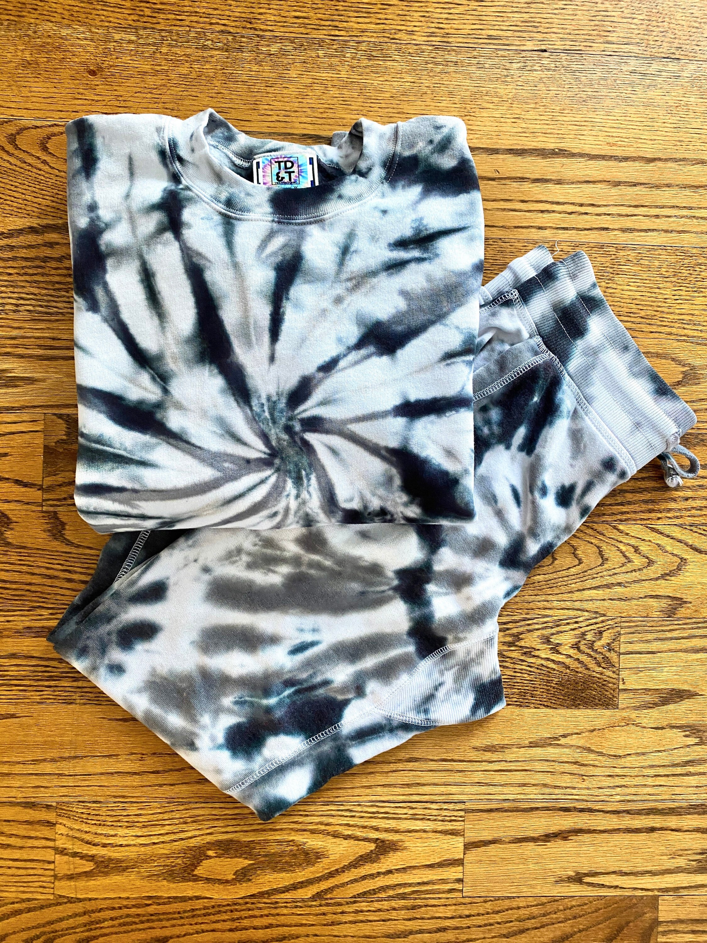 black and white tie dye sweatsuit
