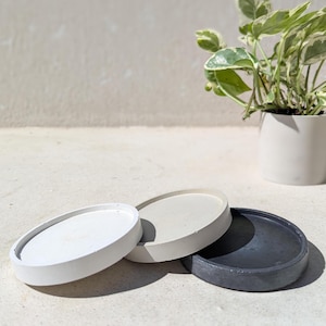 Posavasos de hormigón hecho a mano / Platillo minimalista para plantas, regalo de inauguración de la casa
