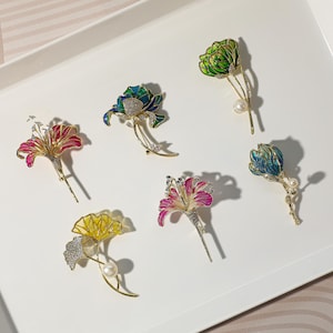 lapel pin, birth flower brooch, vintage enamel brooch, flower brooch, tulip brooch, wedding brooch, handmade jewelry gift, brooch