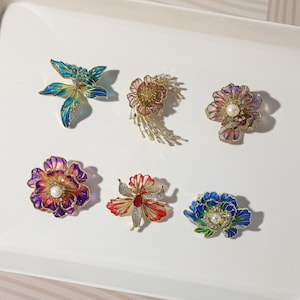 lapel pin, birth flower brooch, vintage enamel brooch, flower brooch, tulip brooch, wedding brooch, handmade jewelry gift, brooch