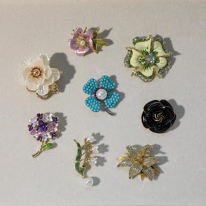 Personalized birth flower brooch, vintage enamel brooch, flower brooch, Lily brooch,birth flower gift,Handmade Brooch ,handmade jewelry gift