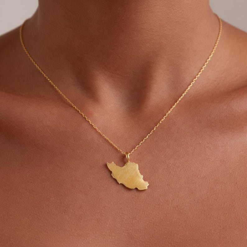 Collier carte de l'Iran | Expédition le même jour | Acier inoxydable plaqué or 18 carats | Collier persan imperméable + pendentif | Cadeau persan Gold (Women's)