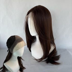 Donkerbruine pruik met kanten voorkant – 24 inch steil haar met hoge temperaturen