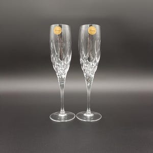 Pair of 24% Lead Crystal Champagne Glasses / Vintage Champagne Flutes / Toasting Glasses For Weddings / Bride And Groom Glasses / Gift Idea