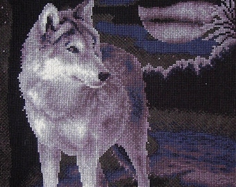 White Wolf Cross Stitch Kit, Minimalist Monochrome Animal Embroidery, Wildlife Decor (24.5*36 cm)