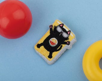 DIY Cat Embroidery Brooch Kit, Summer Satin Stitch Pin, Kawaii Animal Jewelry Craft