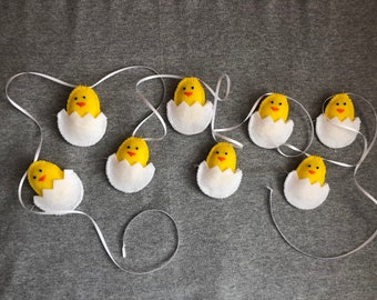 Felt Chick Garland: Handmade Easter Spring Decor