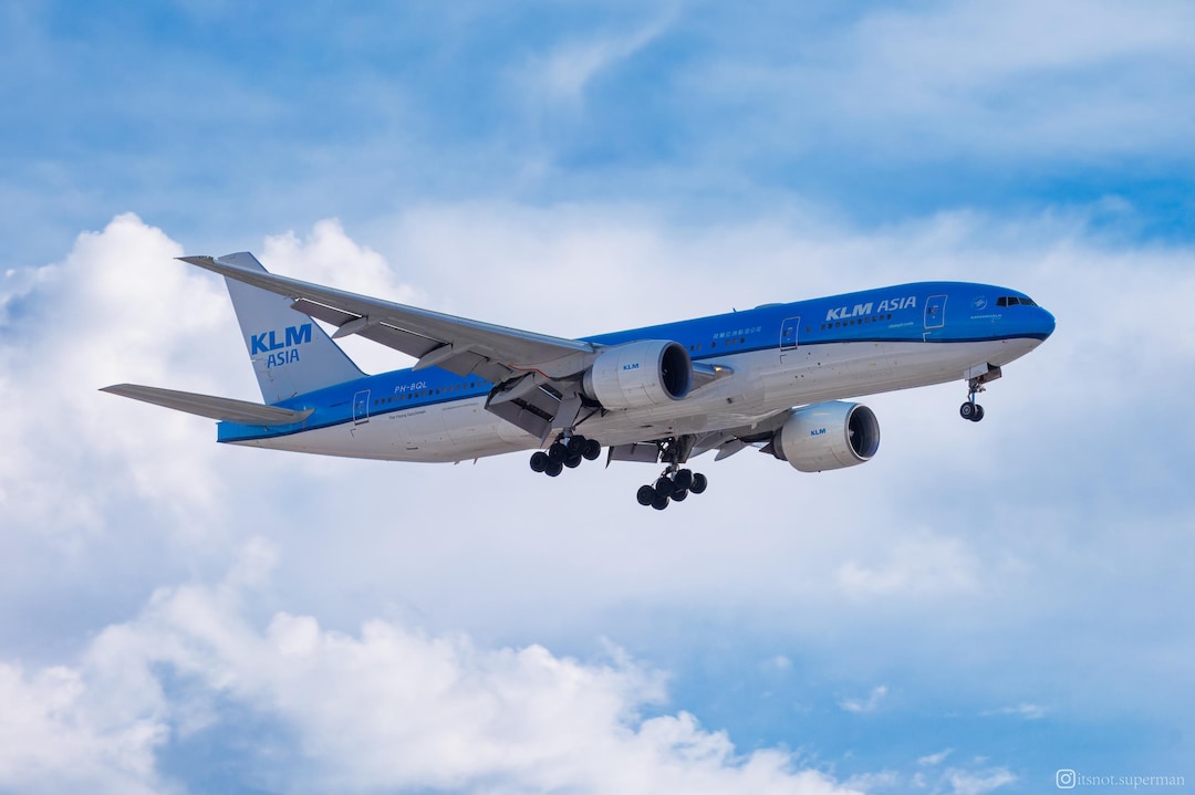 PHOTO PRINT - KLM Boeing 777 Landing Salt Lake City Cloudy Day Print ...