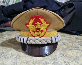 Mosquetón Italion para gorra general disponible en todos los tamaños