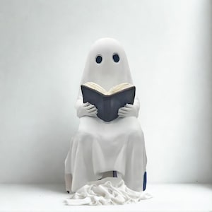 Halloween Little Ghost Statue Ornaments for Loving Reading, Resin Crafts Little Ghost Reading Decoration, Suitable for Living Room, Office