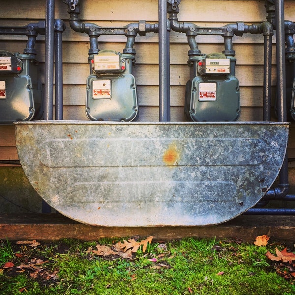 Galvanized Washtub / Garage Tire Tub