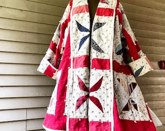 Quilt Coat / 1930’s Quilt / Kimono Sleeve / One Size Fits Most / Charmingly Tattered / Oversized