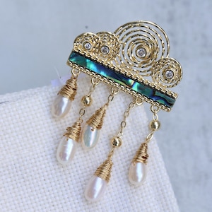 Abalone Shell Brooch: Gold-Plated Cloud Design with Pearl Accents