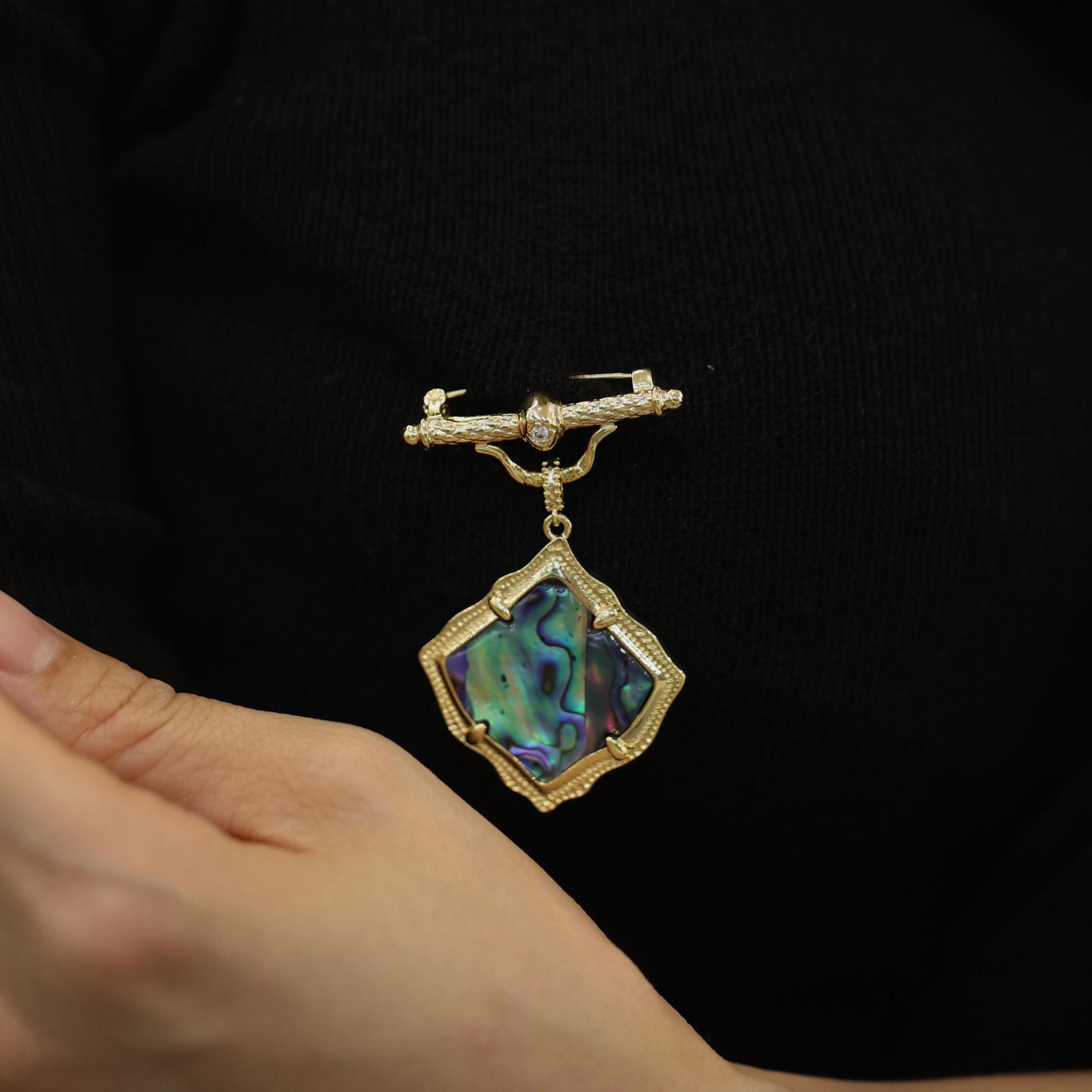 レトロなシェルブローチ - Etsy 日本