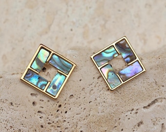 Pendientes únicos de concha de abulón, pendientes cuadrados huecos dorados, joyería minimalista hecha a mano.