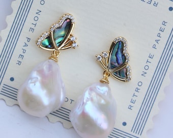 Brincos de concha de abalone inspirados em borboletas feitos à mão, grande gota de pérola barroca, joia feminina dourada para presente