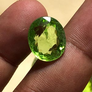 Natural 10.625 Carat Peridot Gemstone | Cushion Cut Green Peridot
