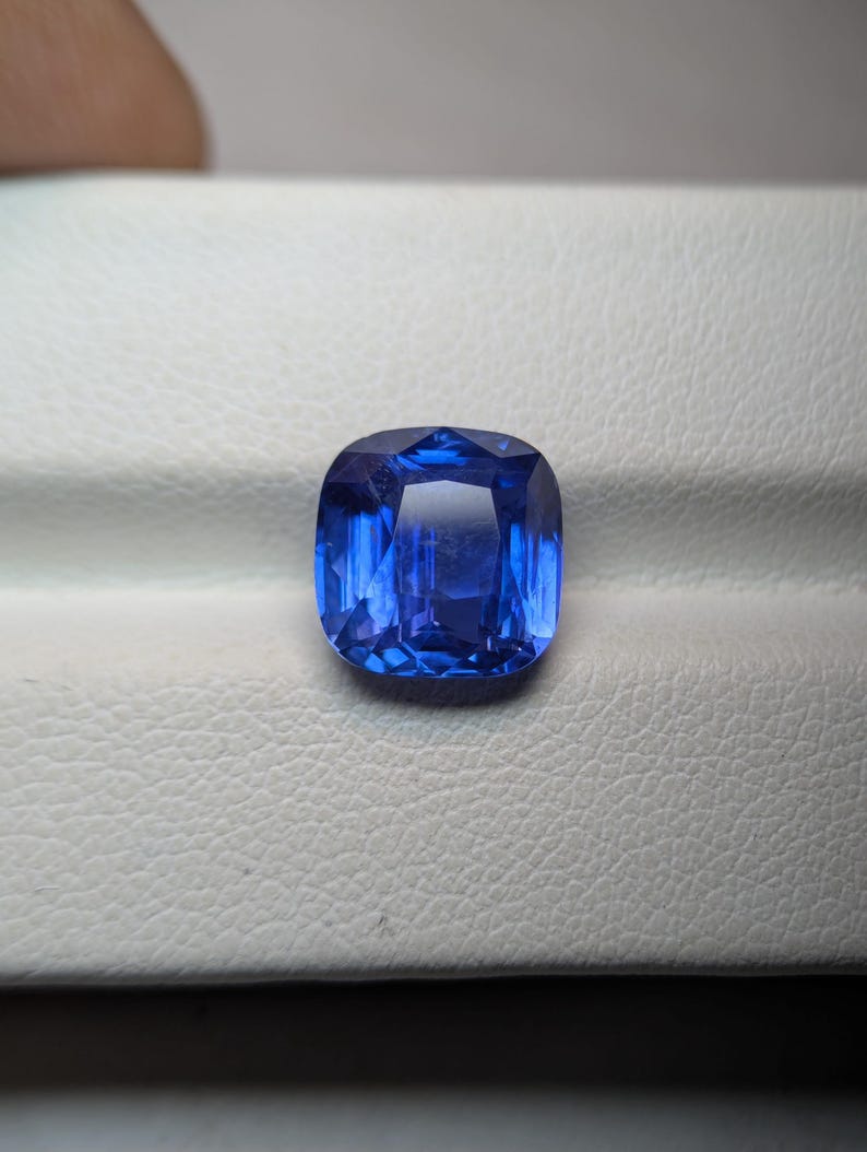 Natural Ceylon Blue Sapphire 5.00 ct — Cushion Cut, Unheated