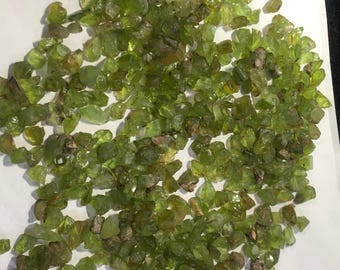 Naturliga råa peridoter – 364,16 g grov ädelsten i parti från Supatdalen, Pakistan