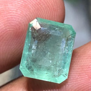 5.375 Ct Natural Pakistani Emerald | Octagon Cut Green Gemstone (5.7x4.6x2.7mm) image 1