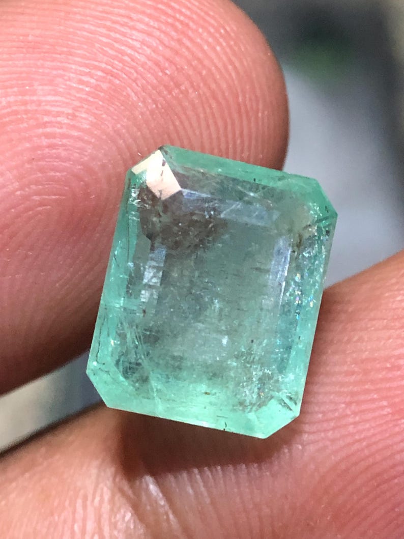 5.375 Ct Natural Pakistani Emerald | Octagon Cut Green Gemstone (5.7x4.6x2.7mm) image 1