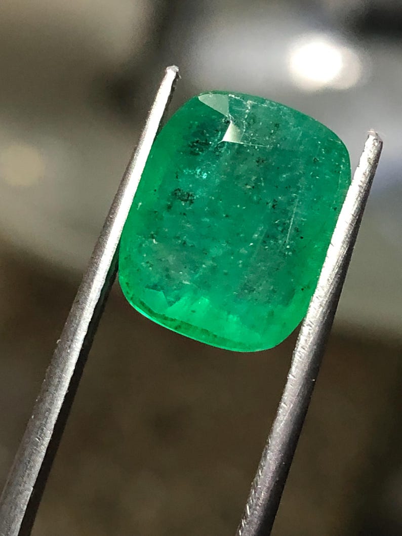Natural Zambian Emerald 5.805 ct — Cushion Cut