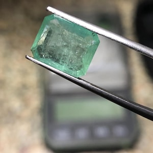 5.375 Ct Natural Pakistani Emerald | Octagon Cut Green Gemstone (5.7x4.6x2.7mm) image 3