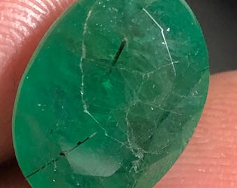 Naturlig smaragd 5,615 karat oval slipning | Livfull grön färg | Ursprung Zambia