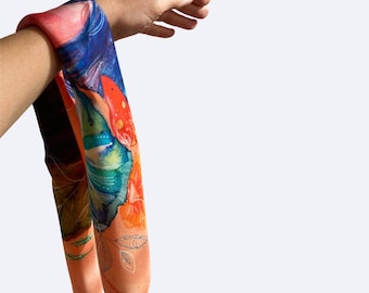 Pañuelo bandana de seda Mulberry – Estampado de hadas naranja y azul, Hecho en España