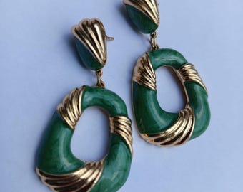 Vintage Style Green Statement Earrings – Gold Detail Chunky Drop Earrings, Retro Bold Jewelry Gift for Her