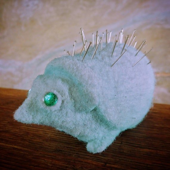 Turquoise Hedgehog Pin Cushion Felt Animal Pincushion Needle Felting Fiber  Art Pin Keeper Animal Art Cute Decoration Sewing 
