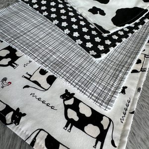 Burp cloths Farm Animals, Cow Print Baby Burps, Baby Shower Gift Bild 4