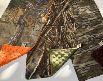 Baby camo Burp Cloth, Real tree,  Mossy Oak, Bottomland Hunting Print, Handmade in USA