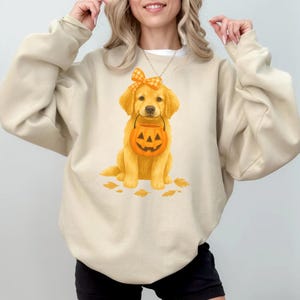 Halloween Golden Sweatshirt, Halloween Women&#39;s Clothing, Golden Dog Lover Halloween Gift, Halloween Pumpkin Shirt Halloween Dog Crewneck Tee