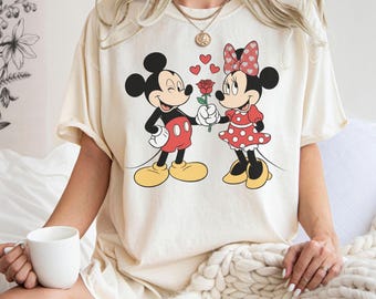 Koszulka walentynkowa Comfort Colors® Mickey Minnie, bluza dla par Disney, koszulka Disney, pasująca koszulka Disney, koszulka Disney dla par z sercem