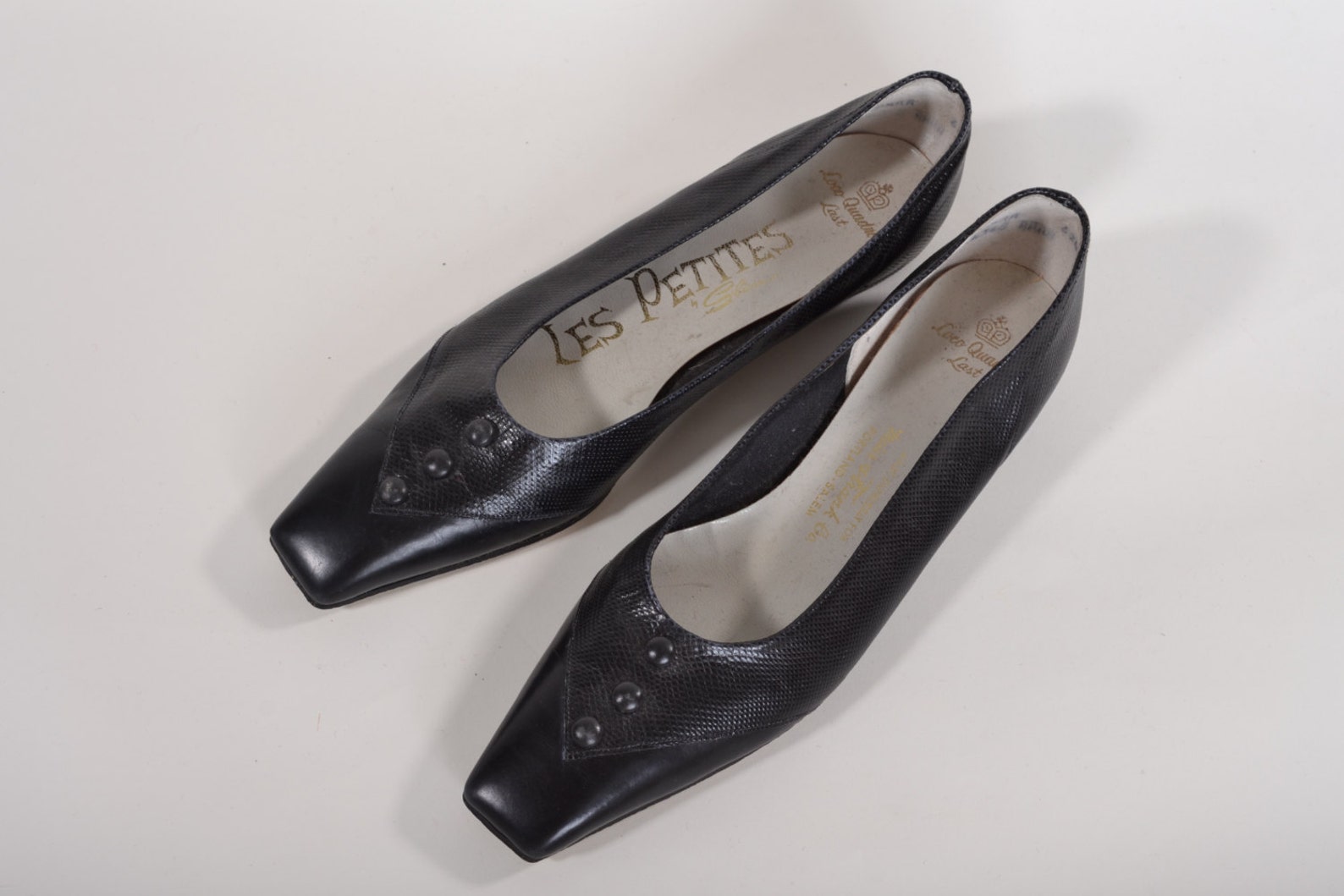 vintage 1960s black flats shoes - pointed square toe ballet flats - size 7.5aa