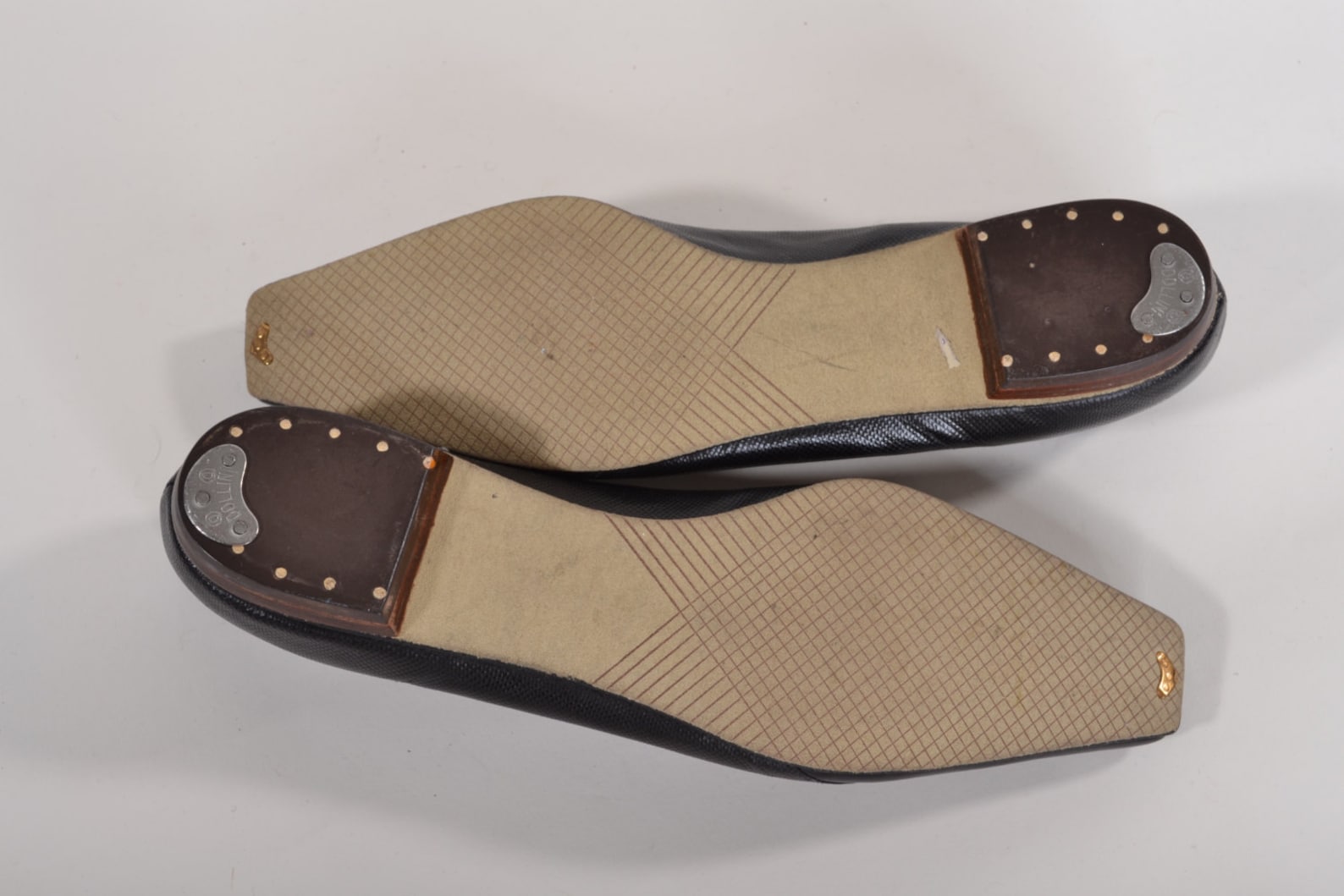vintage 1960s black flats shoes - pointed square toe ballet flats - size 7.5aa